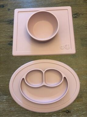 ezpz Mini Mat and Happy Bowl set